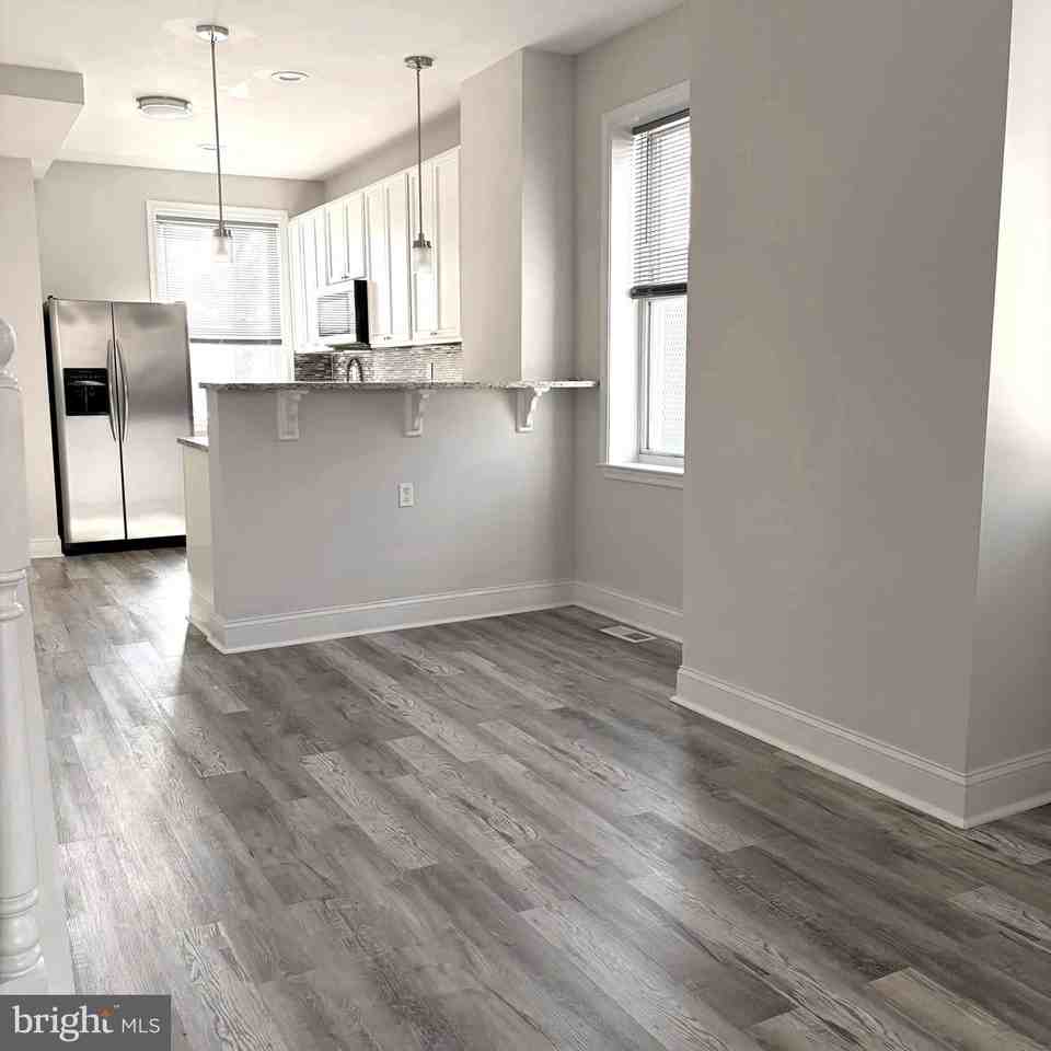 2631 W Cold Spring Ln - Photo 5 of 20