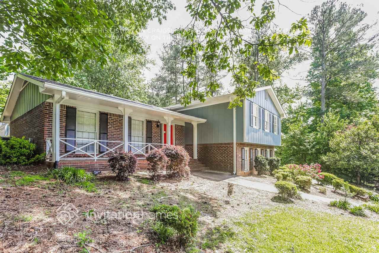 631 Shannon Green Cir Sw - Photo 2 of 18
