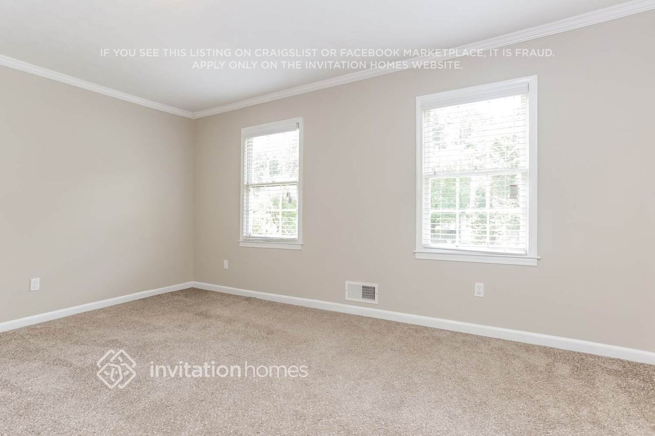 631 Shannon Green Cir Sw - Photo 3 of 18
