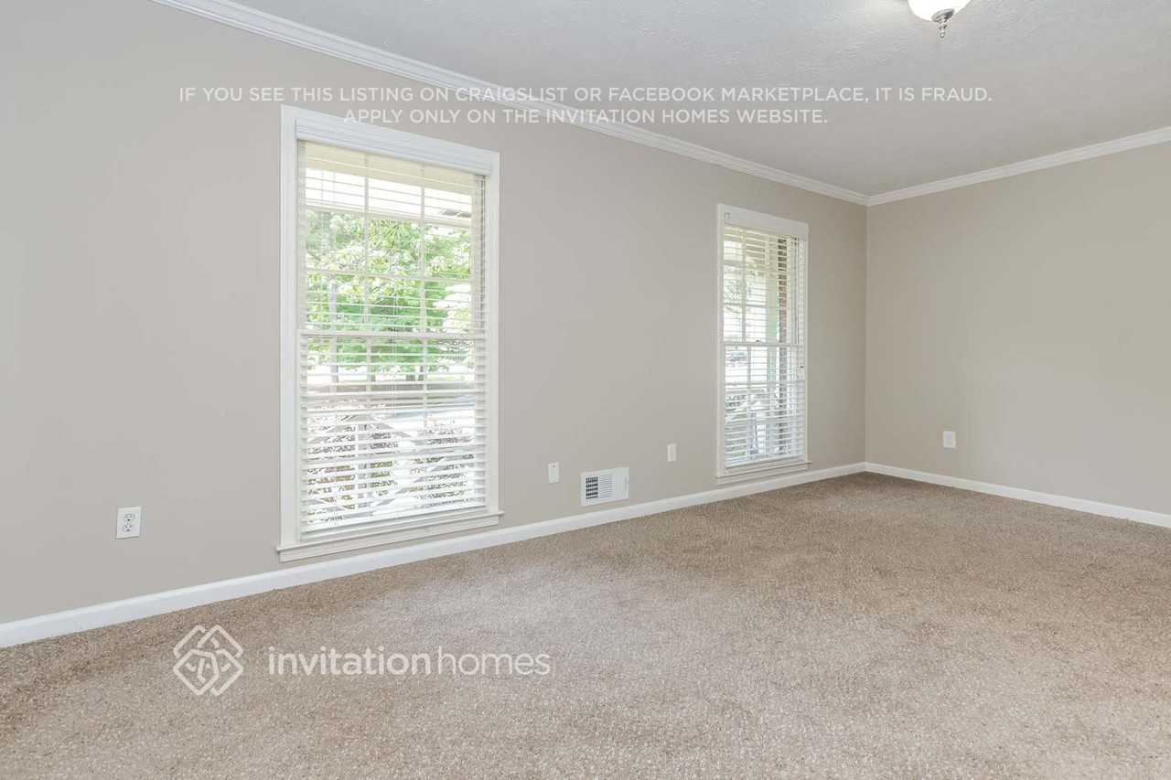 631 Shannon Green Cir Sw - Photo 5 of 18