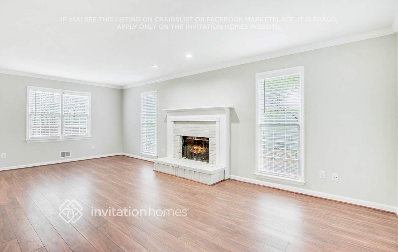 2774 Douglas Ct Nw - Photo 4 of 26
