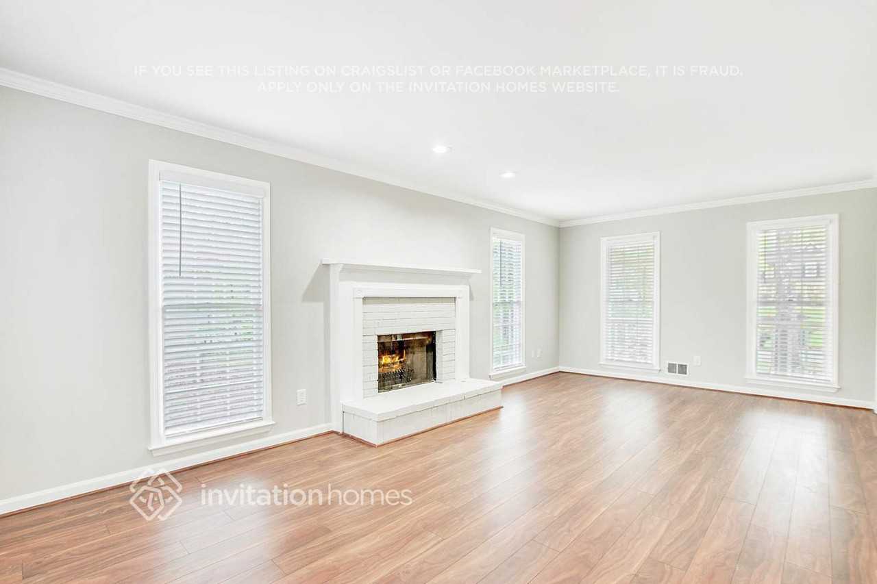 2774 Douglas Ct Nw - Photo 7 of 26