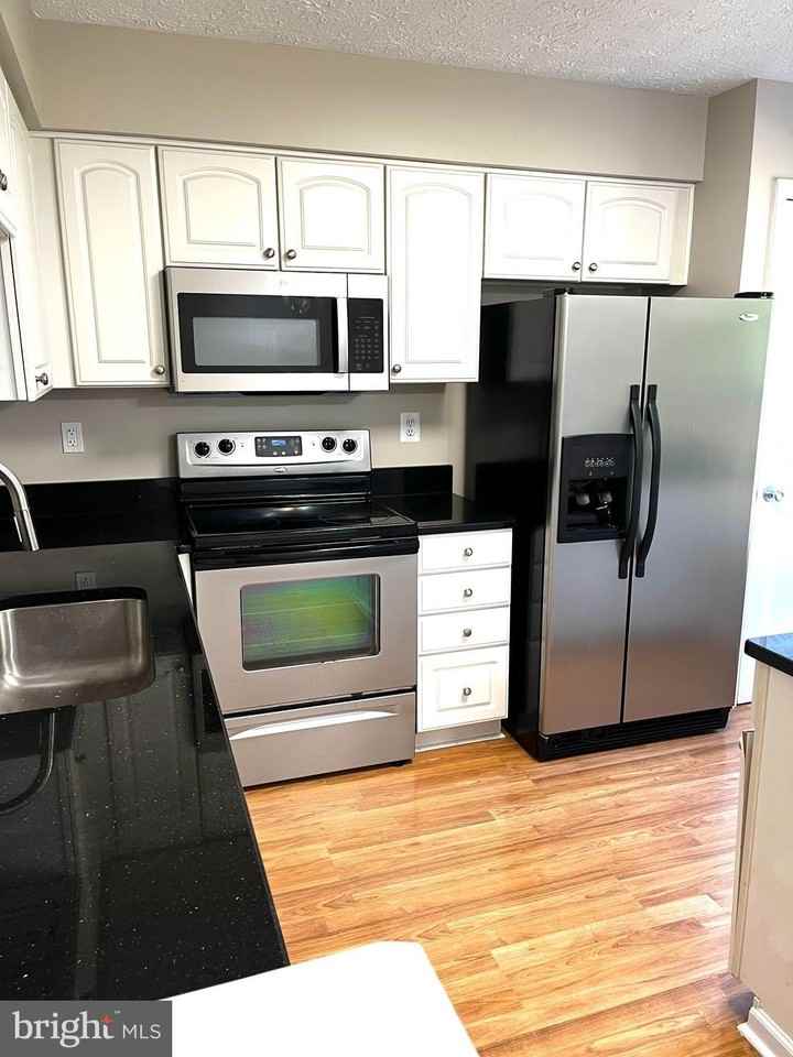 7952 Brightlight Pl - Photo 5 of 29