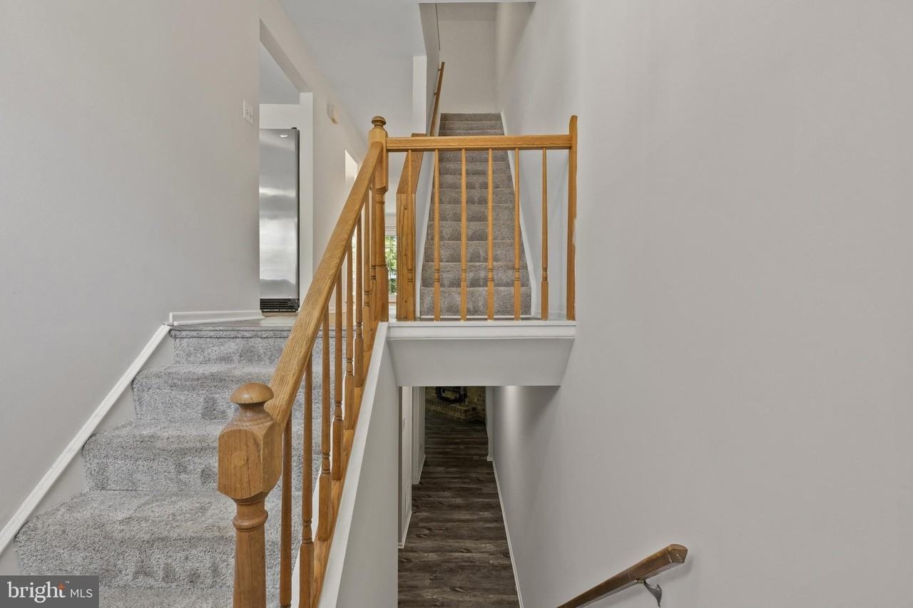 11861 New Country Ln - Photo 2 of 44