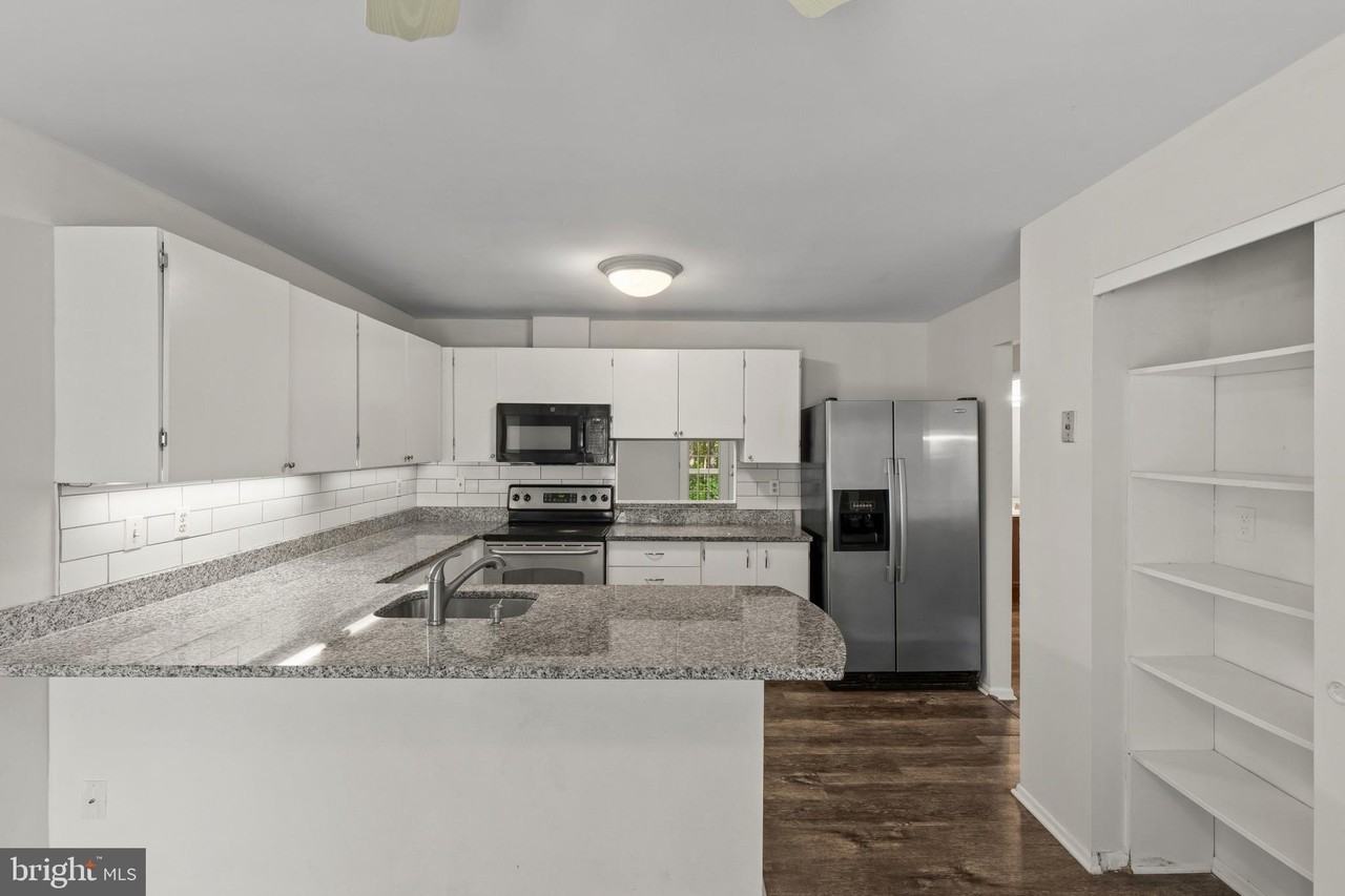 11861 New Country Ln - Photo 6 of 44
