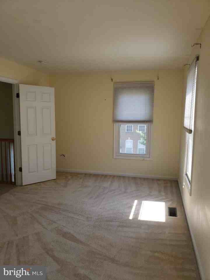 698 Heathwalk Mews - Photo 6 of 8