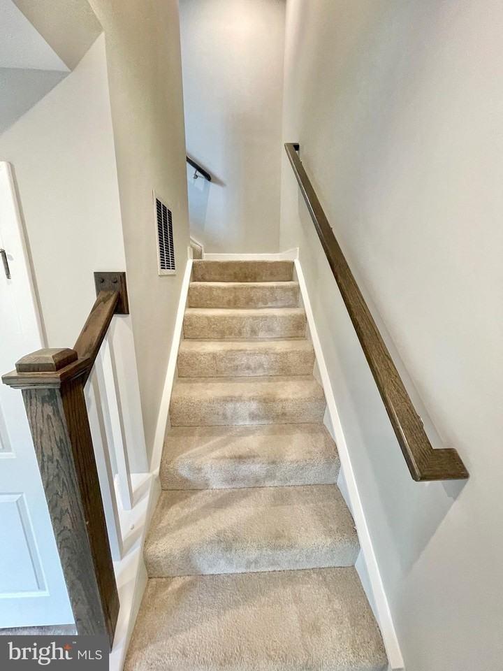 9537 Tall Oaks Rd - Photo 4 of 50