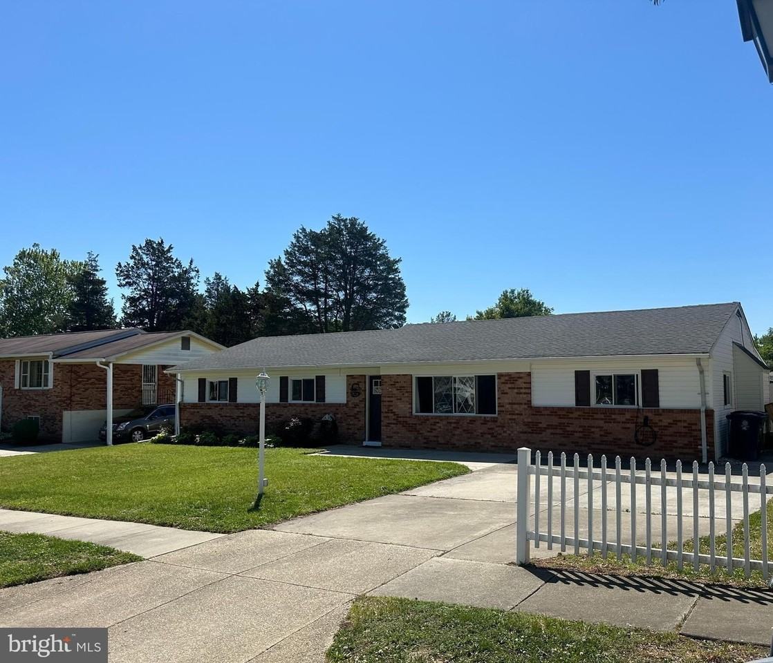 10411 Farrar Ave - Photo 2 of 33
