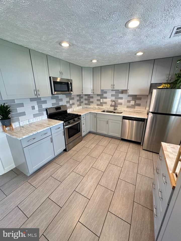 10411 Farrar Ave - Photo 7 of 33