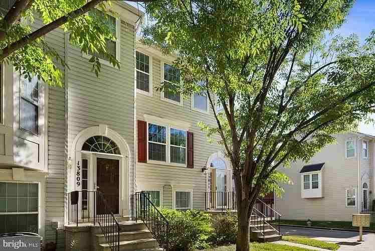 13811 Churchville Dr - Photo 3 of 34