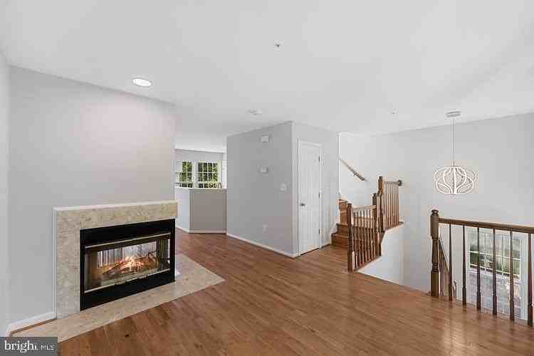 13811 Churchville Dr - Photo 4 of 34
