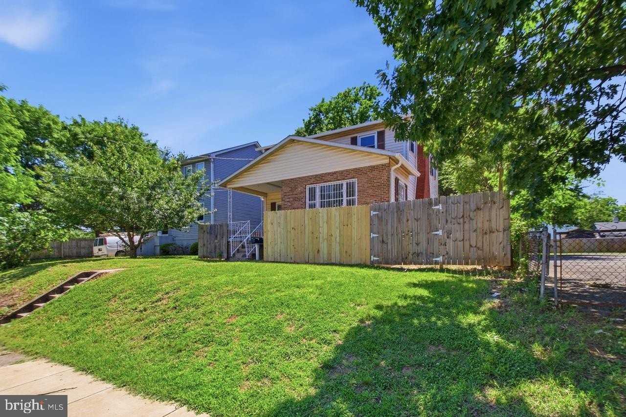 3704 42nd Ave - Photo 2 of 37