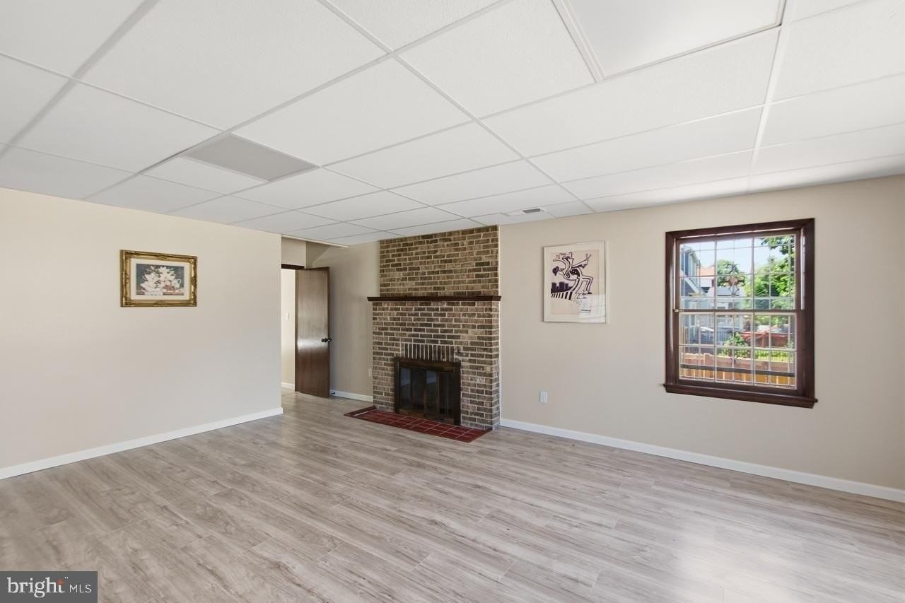 3704 42nd Ave - Photo 3 of 37