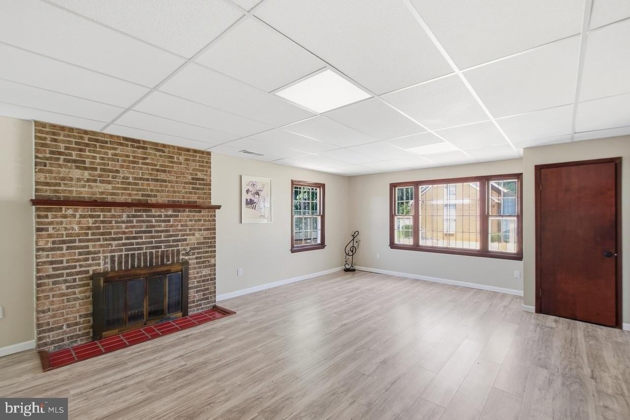 3704 42nd Ave - Photo 4 of 37