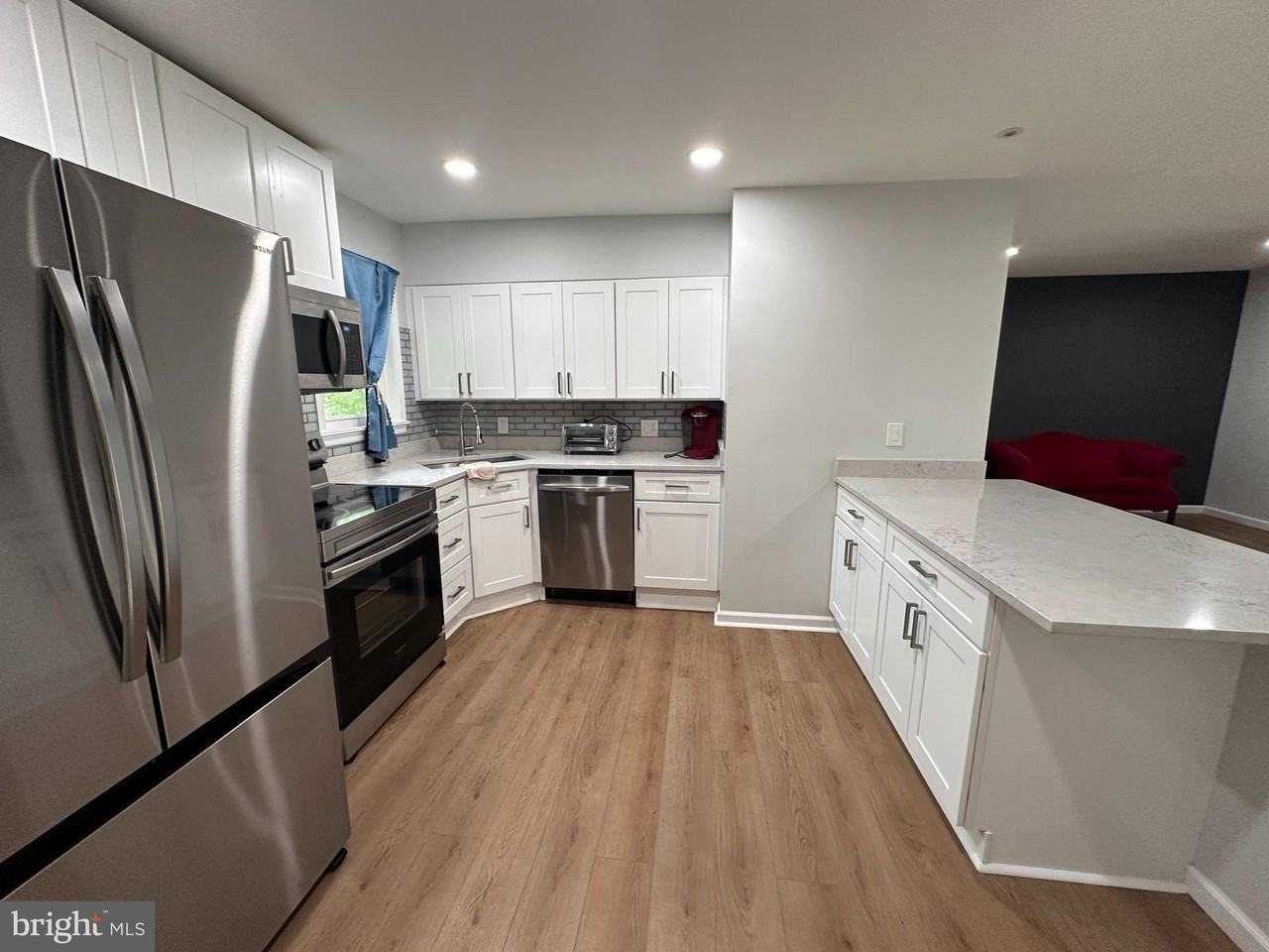6407 85th Ave - Photo 3 of 15