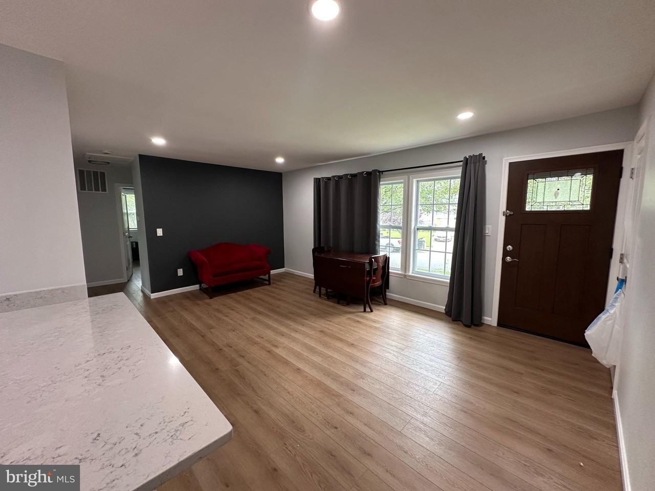 6407 85th Ave - Photo 5 of 15