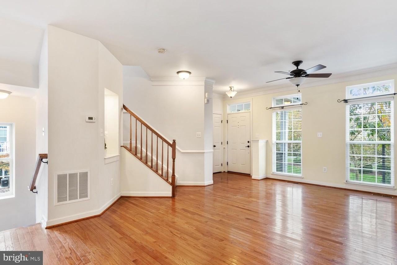 300 Dixon St #308 - Photo 5 of 31