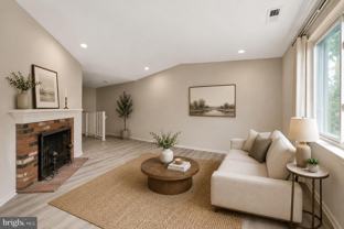 306-B Mulberry Cv - Photo 1 of 1