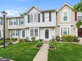 featured image of 8 Pinehurst Ct