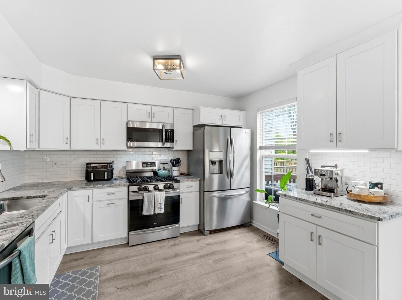 8 Pinehurst Ct - Photo 3 of 25