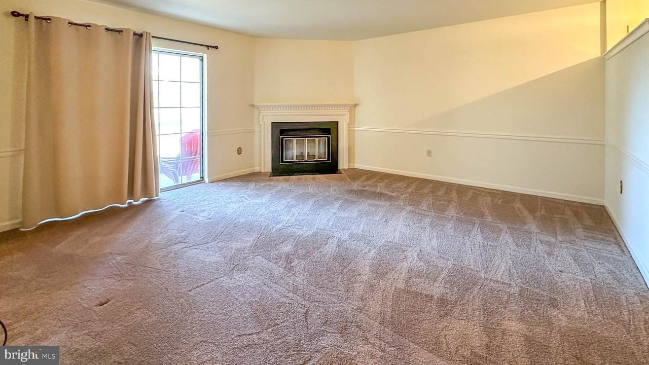 109 Valley Greene Cir - Photo 4 of 26