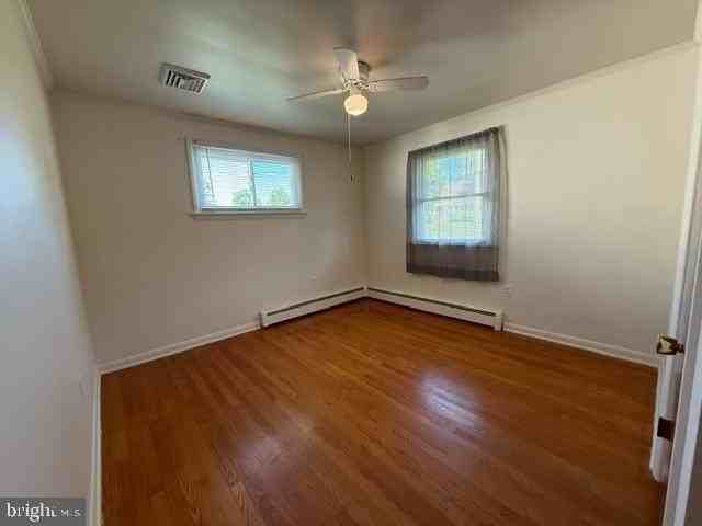 818 Walnut St - Photo 7 of 12