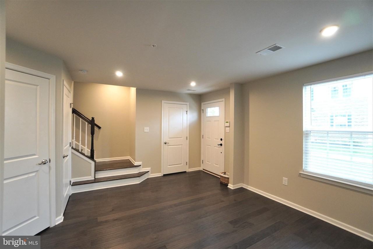 125 Dragon Dr - Photo 4 of 33