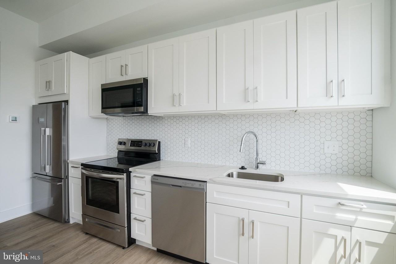 2235 Washington Ave #410 - Photo 3 of 10