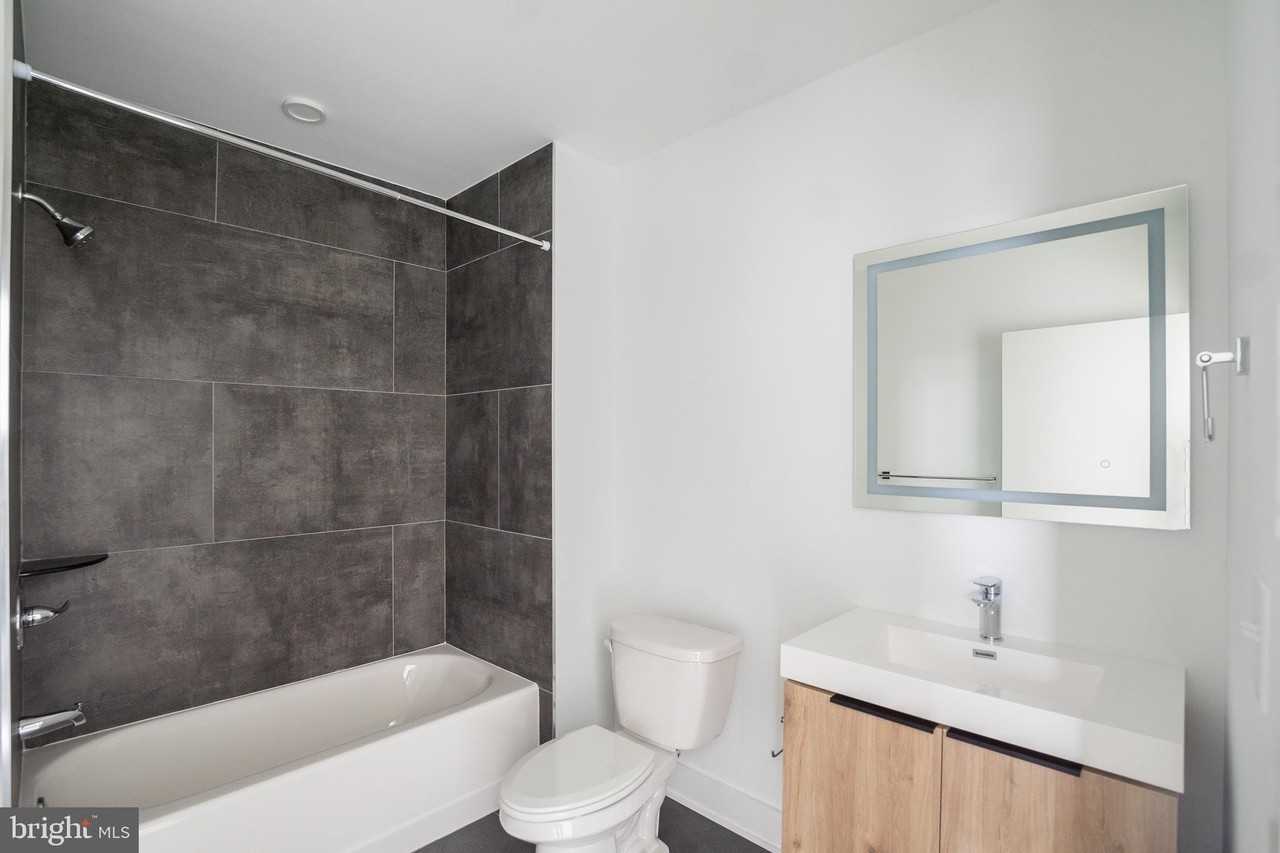 2235 Washington Ave #410 - Photo 4 of 10