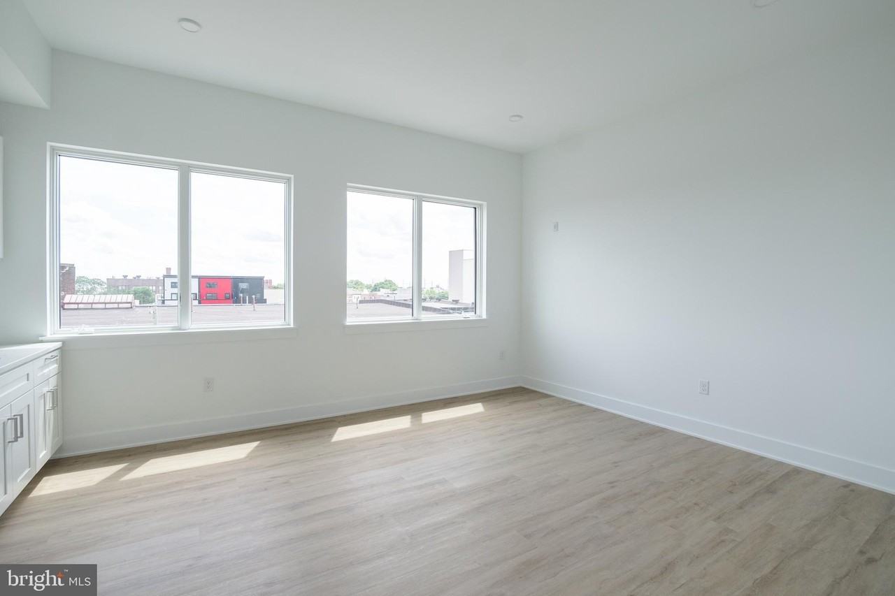2235 Washington Ave #410 - Photo 6 of 10