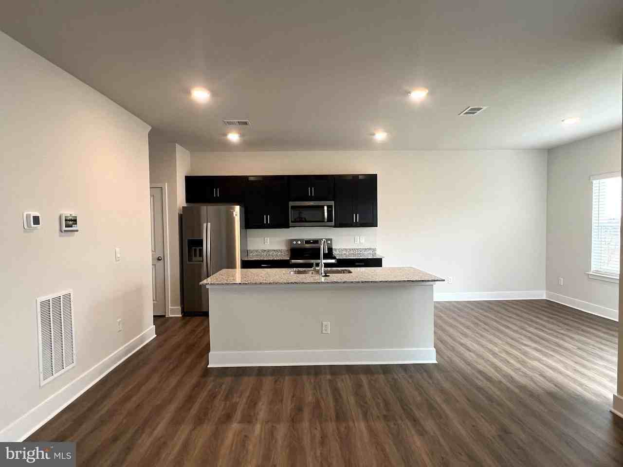 126 Charing Cross Dr - Photo 4 of 23