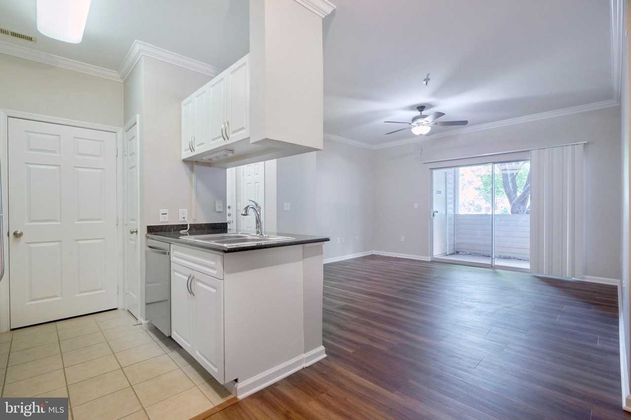 12144 Garden Ridge Ln #101 - Photo 7 of 17