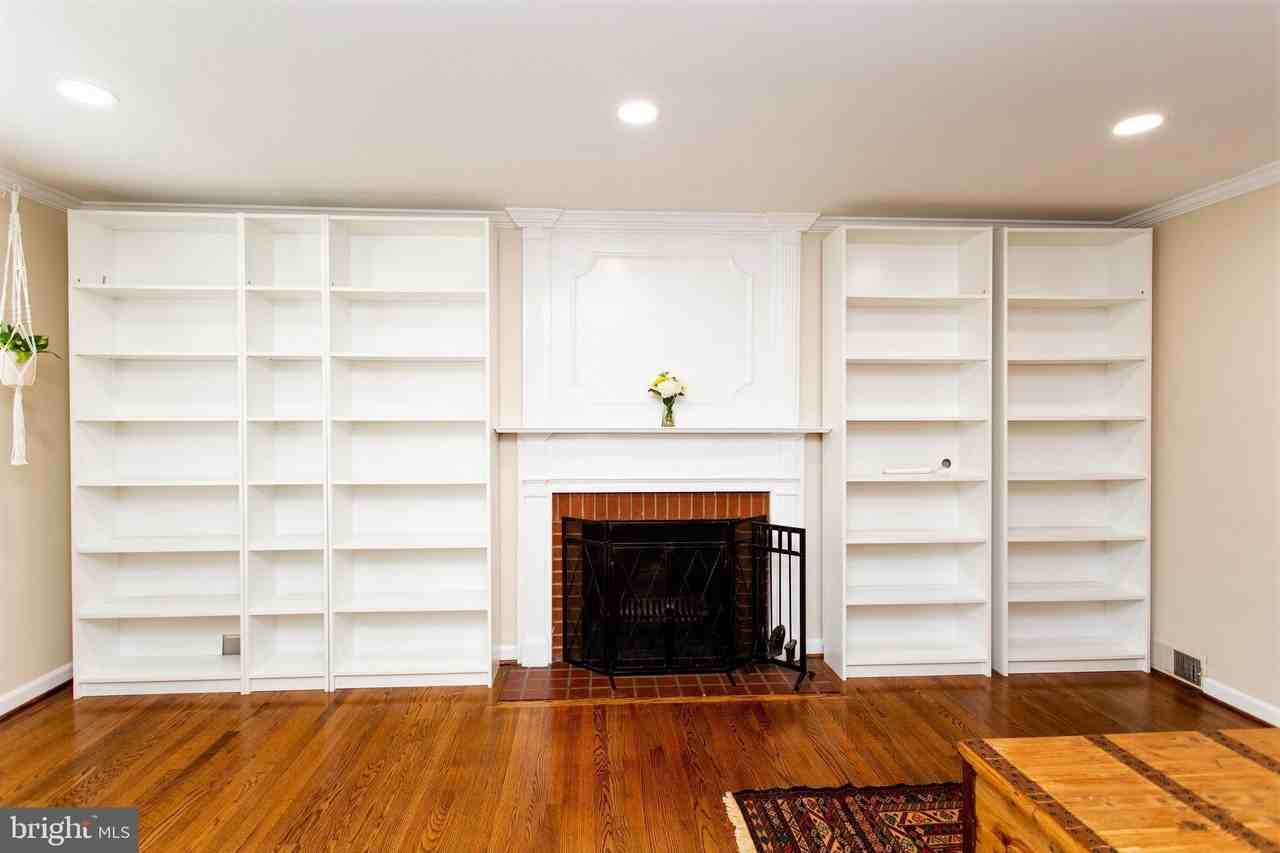 3163 Patrick Henry Dr - Photo 5 of 26