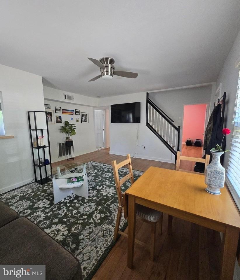 2306 Fort Dr - Photo 3 of 19