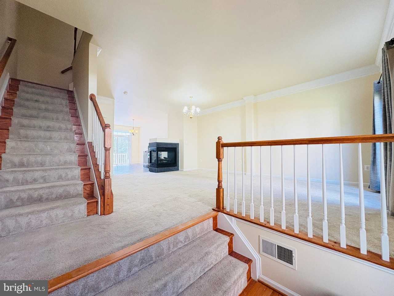 4651 Carisbrooke Ln - Photo 2 of 13