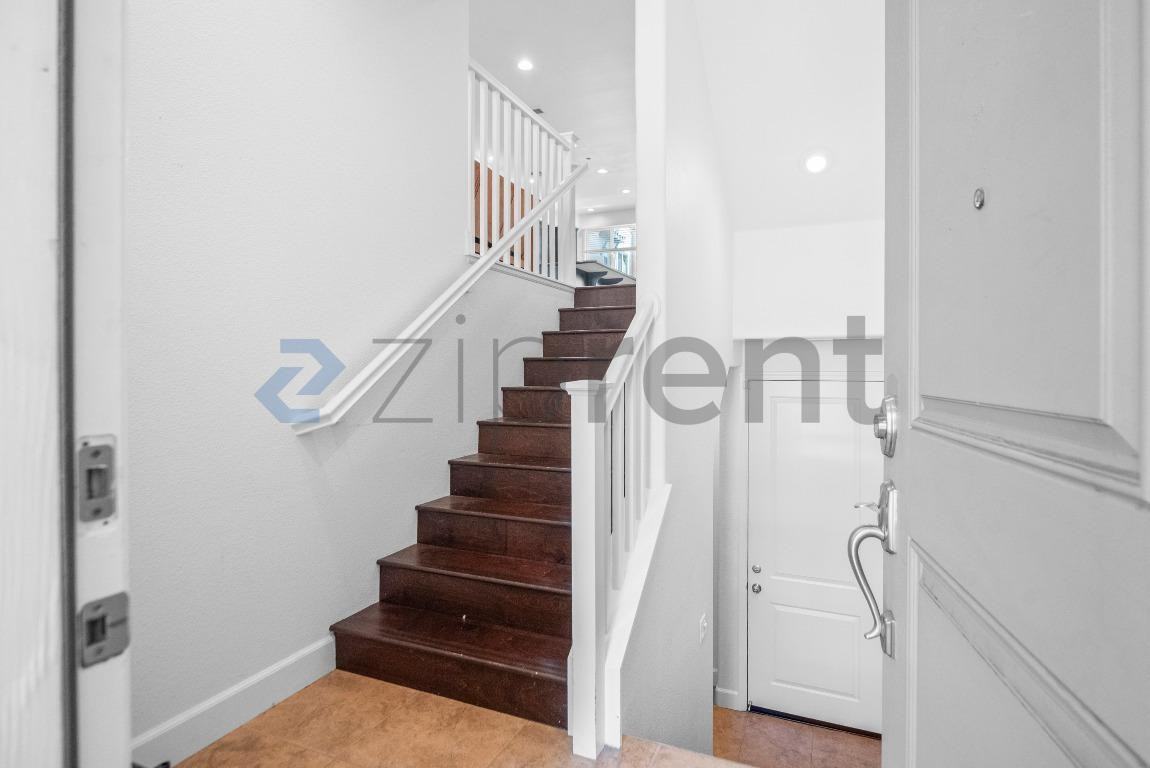 5279 Iron Horse Pkwy - Photo 5 of 24