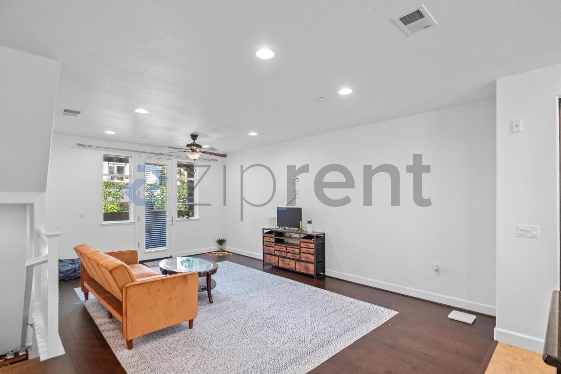 5279 Iron Horse Pkwy - Photo 6 of 24