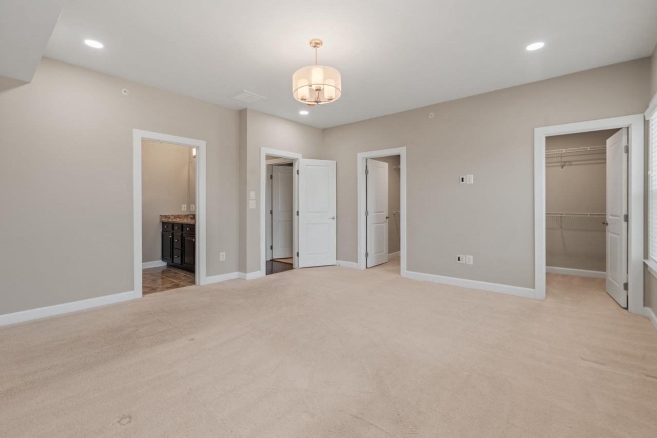 22428 Philanthropic Dr - Photo 4 of 15