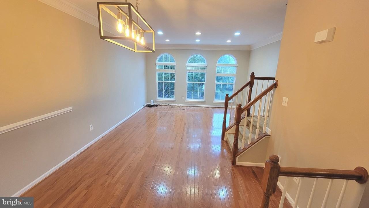 20479 Greymont Ter - Photo 6 of 19
