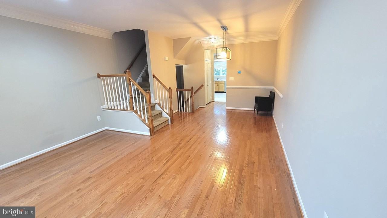 20479 Greymont Ter - Photo 7 of 19