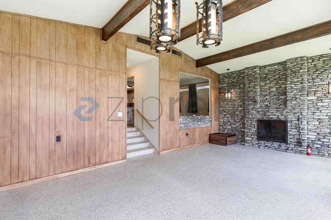 6501 Mesa Dr - Photo 6 of 31