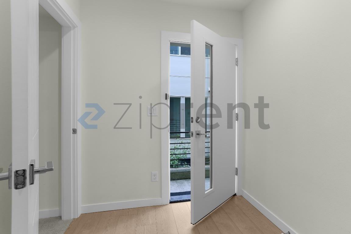 3416 15th Ave W #B - Photo 4 of 15