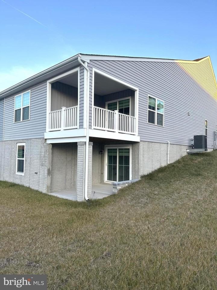 117 Dunster St - Photo 2 of 44