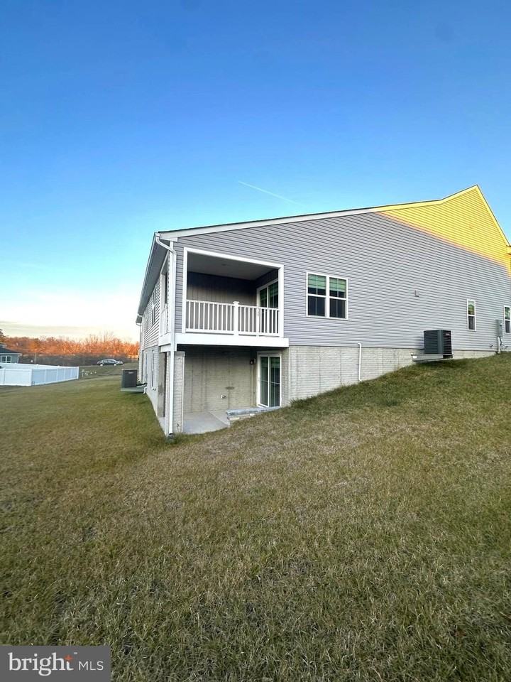 117 Dunster St - Photo 3 of 44