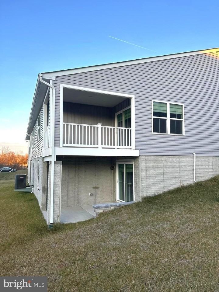 117 Dunster St - Photo 4 of 44