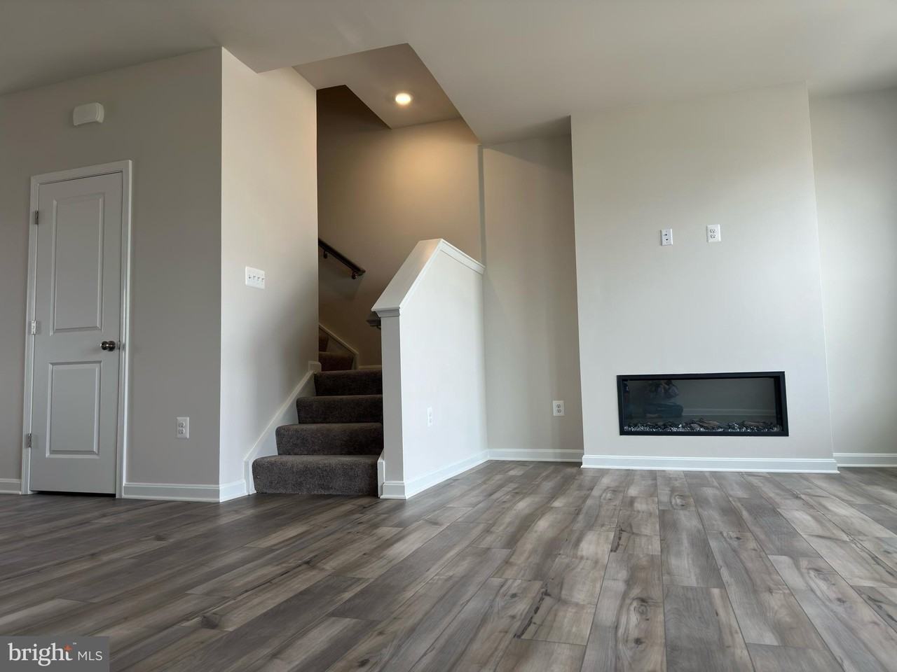19 Winterplace Dr - Photo 4 of 21