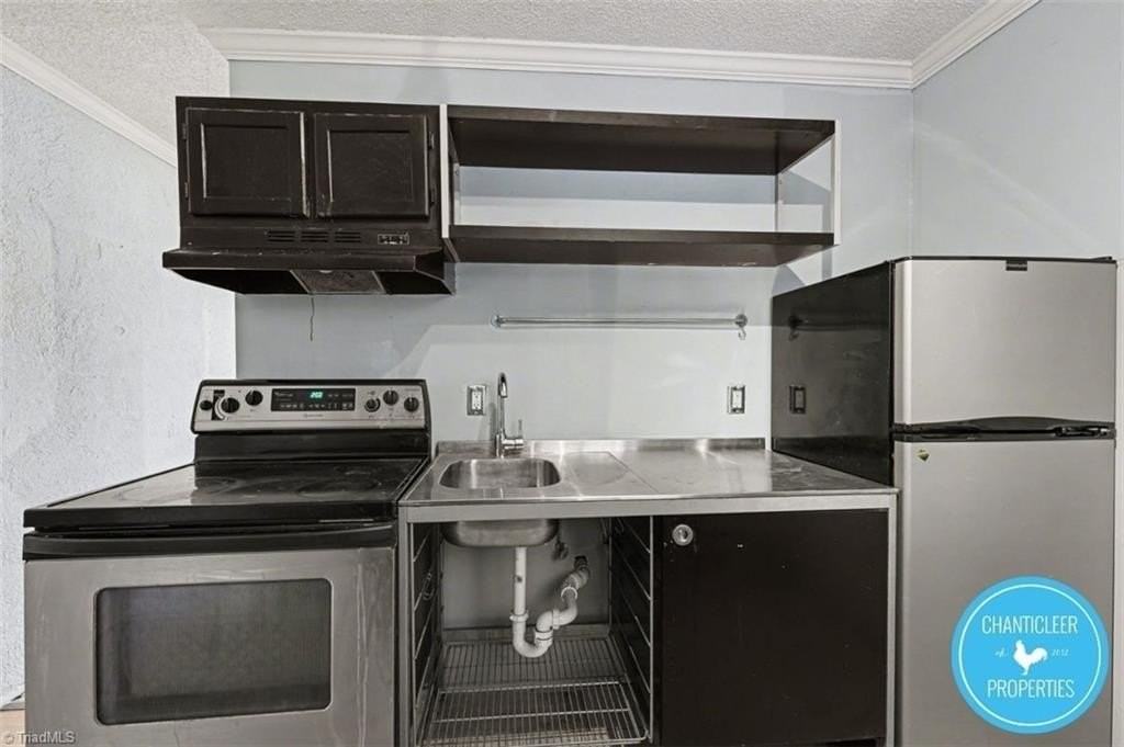 1047 W Academy St #12 - Photo 3 of 23