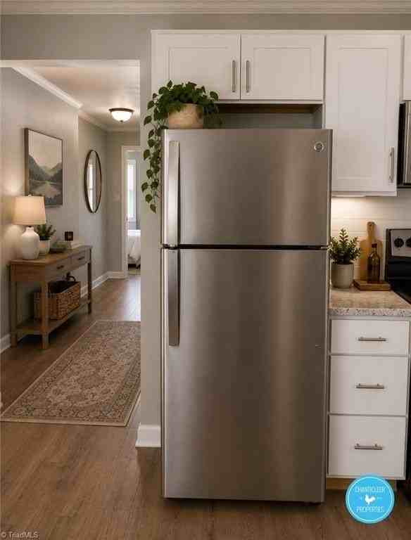 832 W 7th St #C - Photo 3 of 14