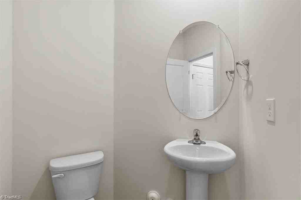 5665 Carrington Ct - Photo 7 of 14