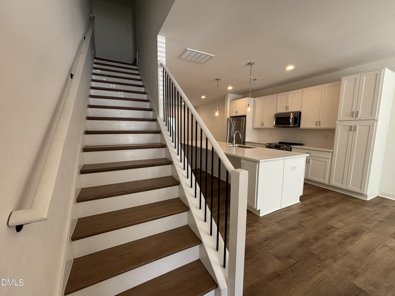 5710 Parker Pines Ct - Photo 4 of 50